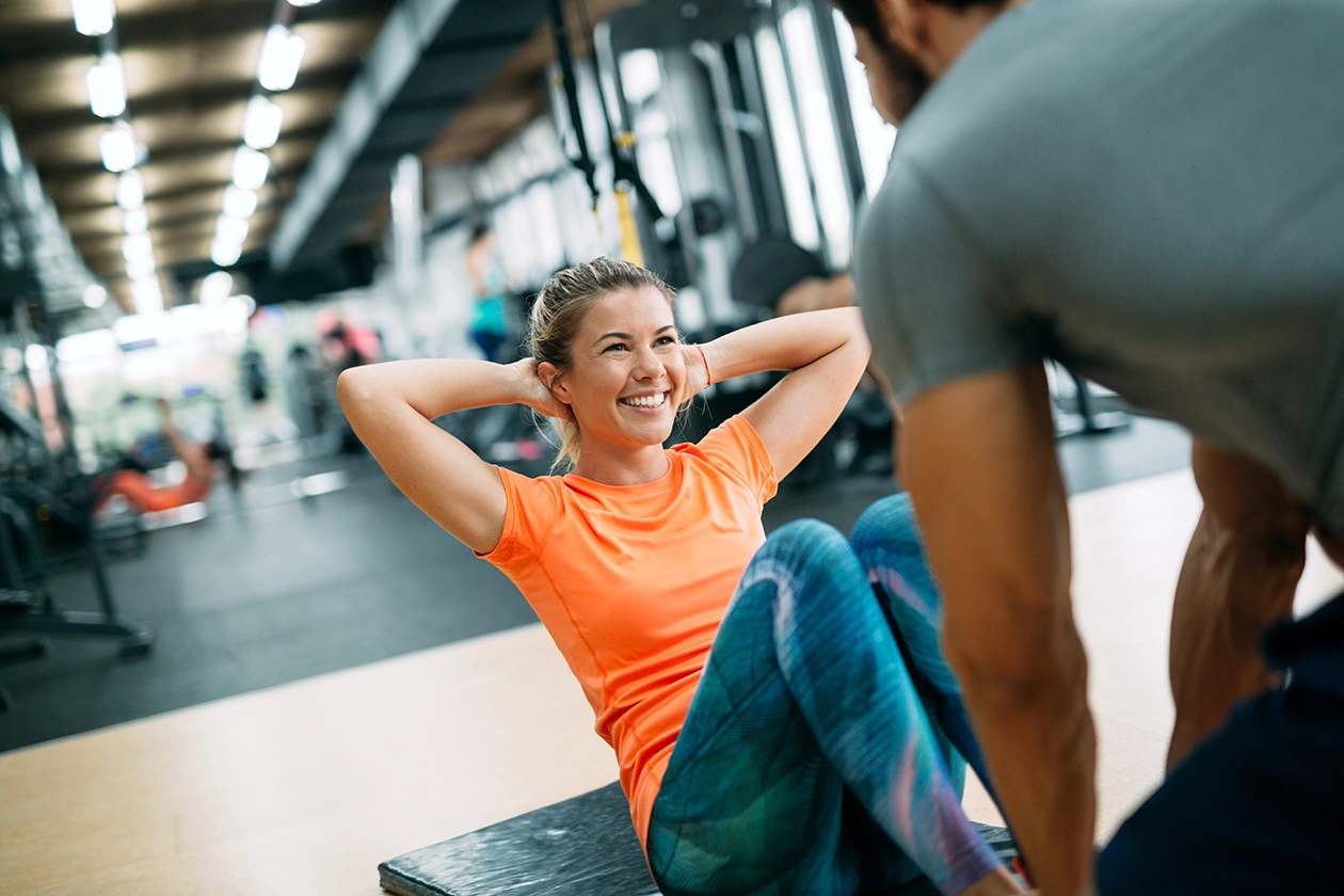 Werde ONLINE im staatlich zugelassenen Fernstudium zum anerkannten Fitnesstrainer!