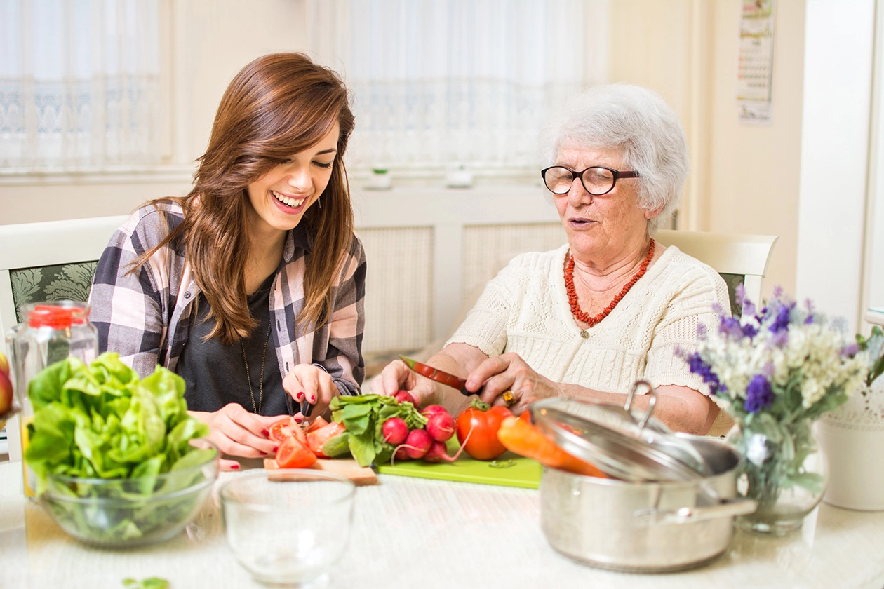 Werde professioneller Ernährungsberater für Senioren - flexibel im anerkannten Fernstudium!